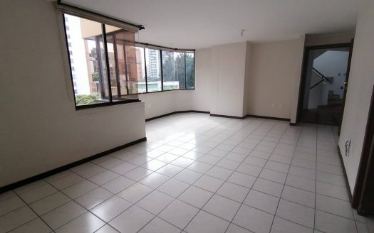 Apartamento en venta en conjunto portal del parque