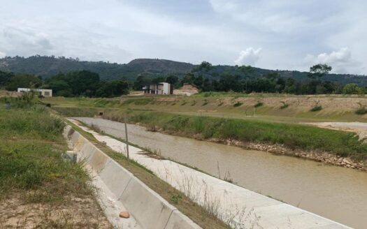 Espectacular lote en condominio Valle de España