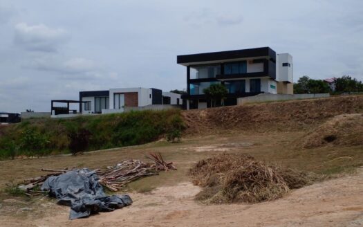 Espectacular lote en condominio Valle de España