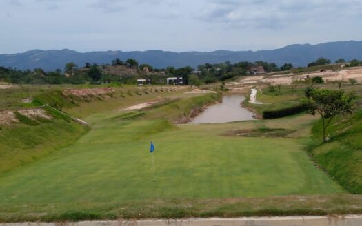 Espectacular lote en condominio Valle de España