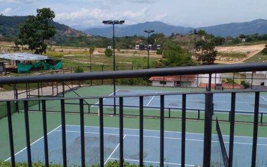 Espectacular lote en condominio Valle de España