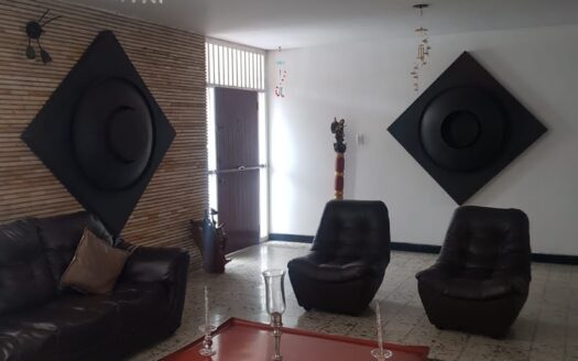 MARAVILLOSA CASA EN CABECERA