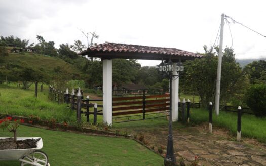 MARAVILLOSA FINCA SUBURBANA EN OIBA