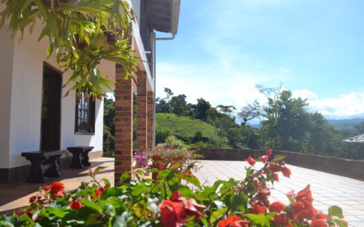 MARAVILLOSA FINCA SUBURBANA EN OIBA