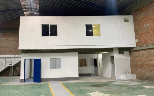 BODEGA EN ARRIENDO EN EL KILOMETRO 4 VIA A GIRON