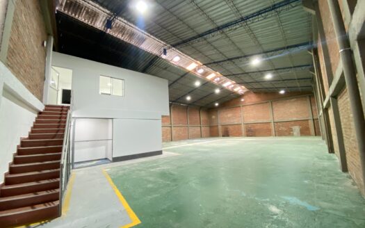 BODEGA EN ARRIENDO EN EL KILOMETRO 4 VIA A GIRON