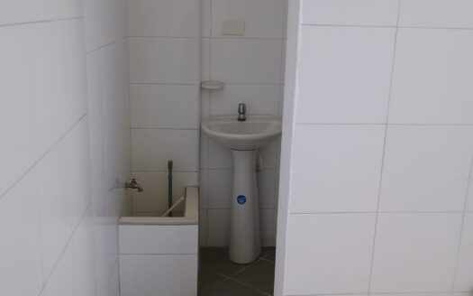 EXCELENTE LOCAL EN EL SECTOR DE PALOMITAS