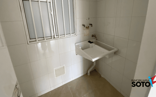APARTAMENTO CUARTO PISO EN ARRIENDO EN EL BARRIO PRADO