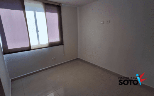 VIVA FRENTE A UN PARQUE EN EL BARRIO ANTONIA SANTOS