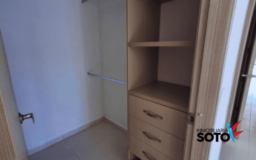 VIVA FRENTE A UN PARQUE EN EL BARRIO ANTONIA SANTOS