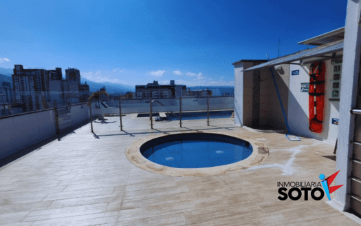 VIVA FRENTE A UN PARQUE EN EL BARRIO ANTONIA SANTOS