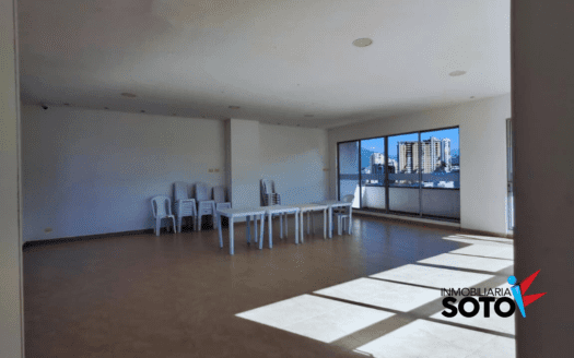 VIVA FRENTE A UN PARQUE EN EL BARRIO ANTONIA SANTOS