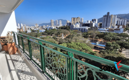 VIVA FRENTE A UN PARQUE EN EL BARRIO ANTONIA SANTOS