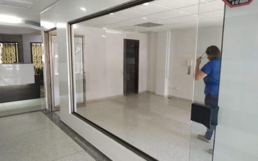 PARA INVERSIONISTAS SE VENDE LOCAL EN CABECERA