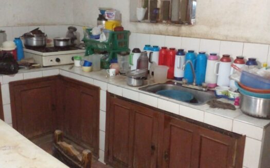 CASA CON LOCAL Y APARTAMENTO EN SAN FRANCISCO