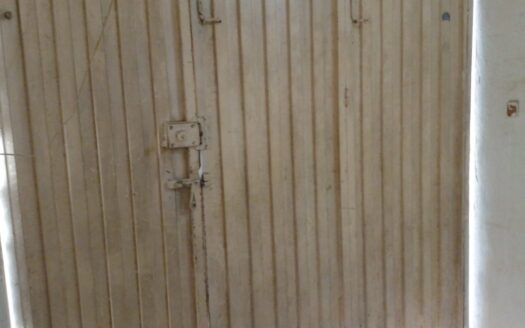 CASA CON LOCAL Y APARTAMENTO EN SAN FRANCISCO