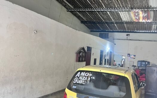 CASA CON LOCAL Y APARTAMENTO EN SAN FRANCISCO