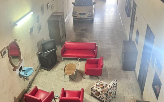 CASA CON LOCAL Y APARTAMENTO EN SAN FRANCISCO