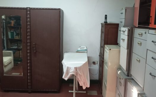 CASA AMPLIA MUY BIEN SITUADA EN SAN ALONSO